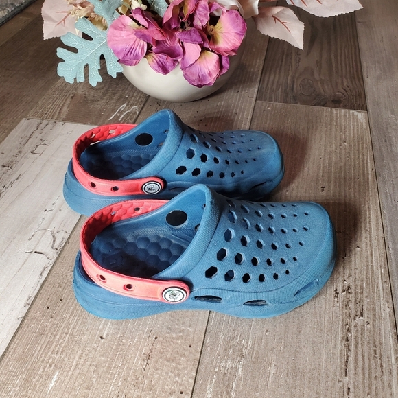 Joybees Blue and Red Toddler Boy Slip-On Clog Water Shoes Size 10/11 GUC - Picture 2 of 14